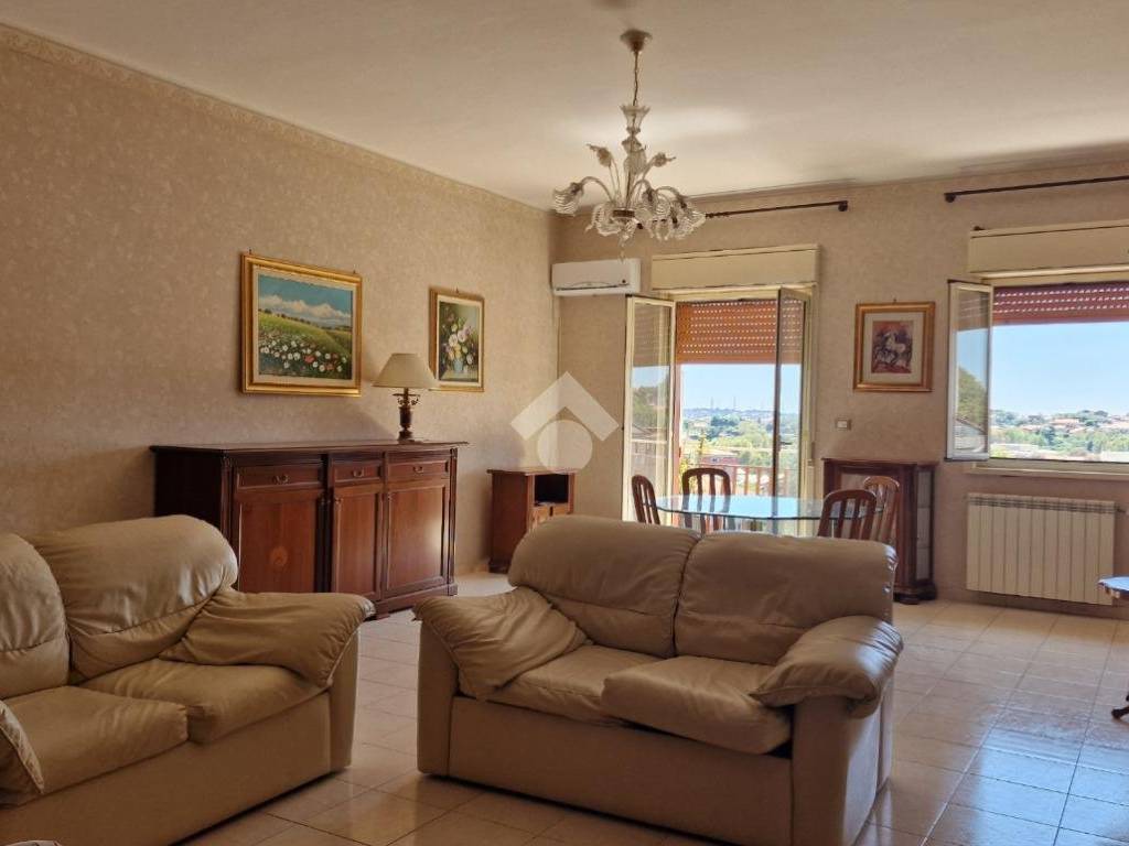 appartamento in vendita ad Aci Sant'Antonio