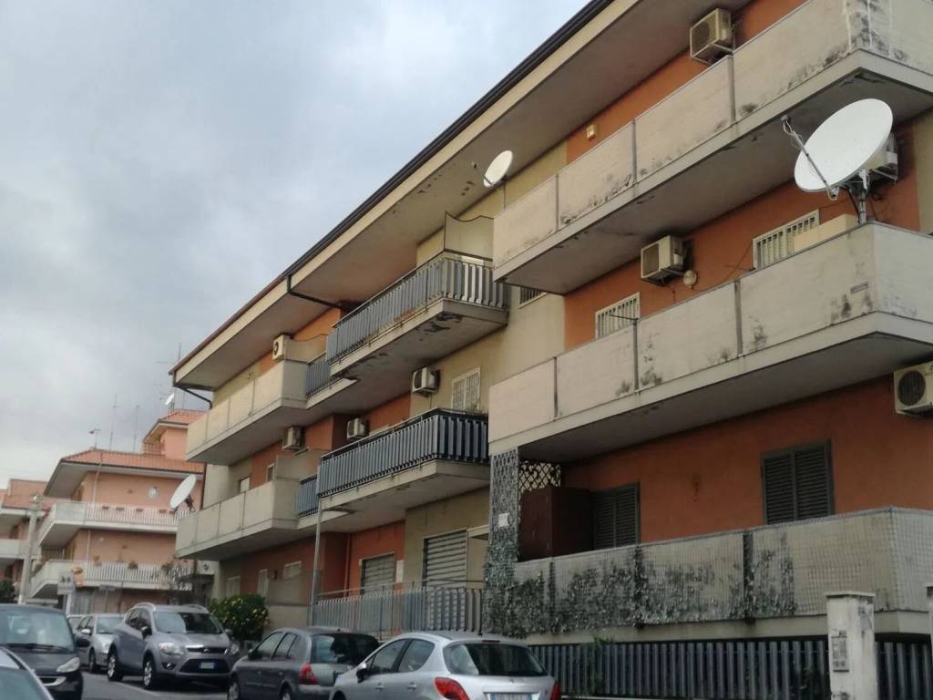appartamento in vendita ad Aci Sant'Antonio