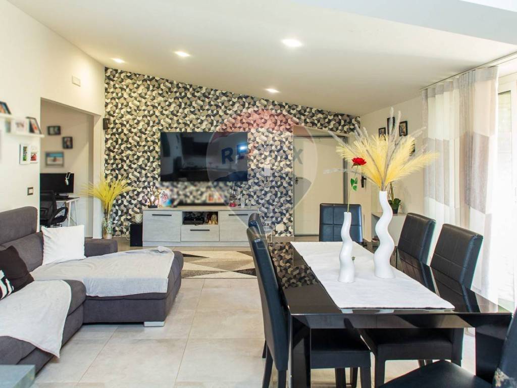 appartamento in vendita ad Aci Sant'Antonio