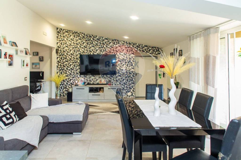 appartamento in vendita ad Aci Sant'Antonio