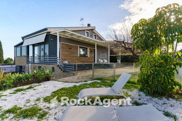 casa indipendente in vendita ad Aci Sant'Antonio