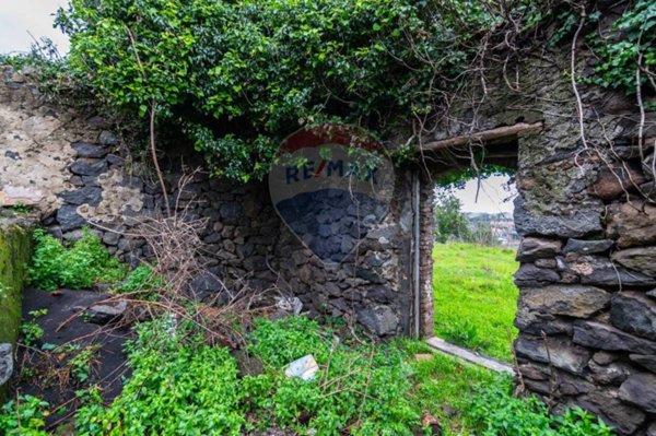 terreno agricolo in vendita ad Aci Sant'Antonio