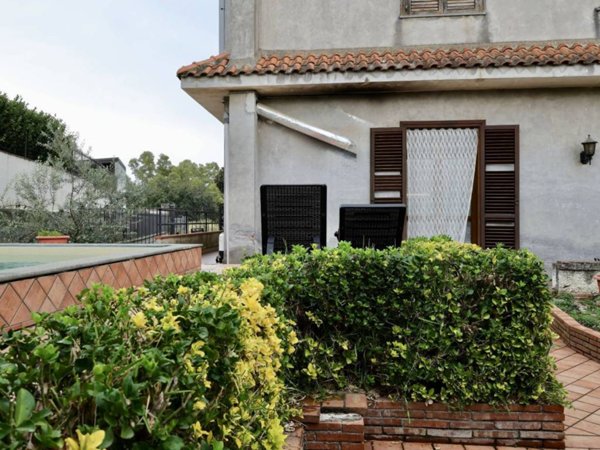 casa indipendente in vendita ad Aci Sant'Antonio