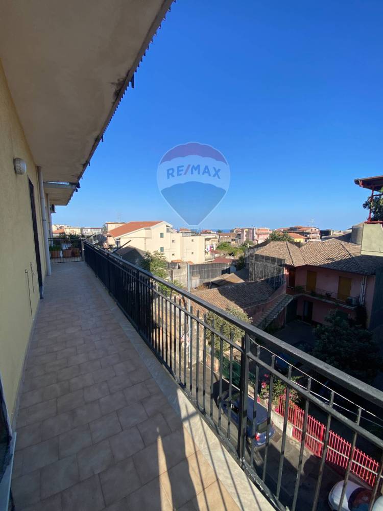 appartamento in vendita ad Aci Sant'Antonio