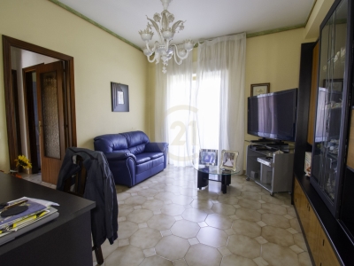 appartamento in vendita ad Aci Sant'Antonio