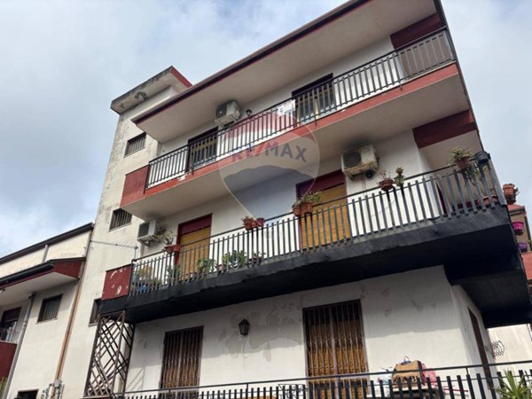appartamento in vendita ad Aci Sant'Antonio