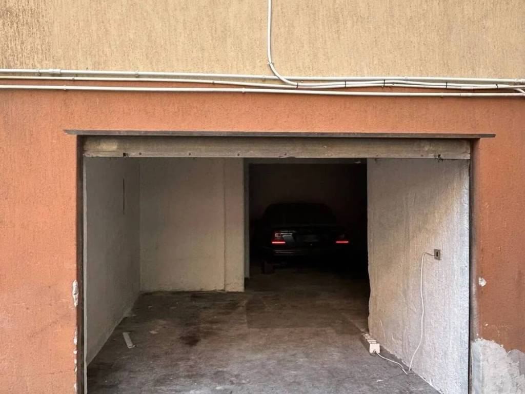 locale commerciale in vendita ad Aci Sant'Antonio