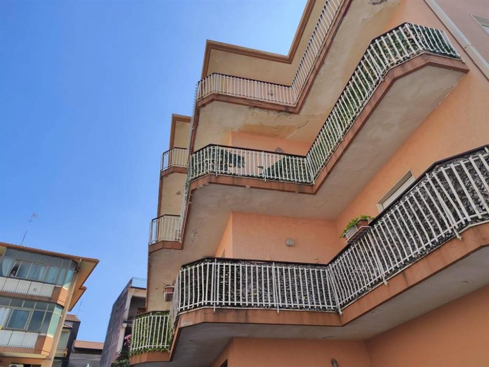appartamento in vendita ad Aci Sant'Antonio