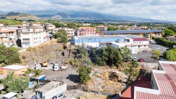 terreno edificabile in vendita ad Aci Sant'Antonio
