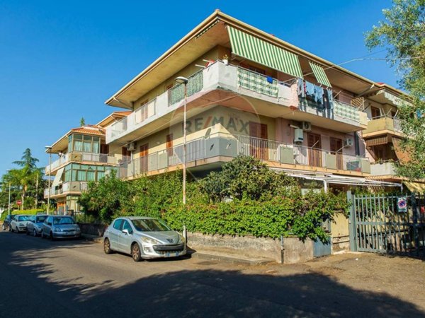 appartamento in vendita ad Aci Sant'Antonio