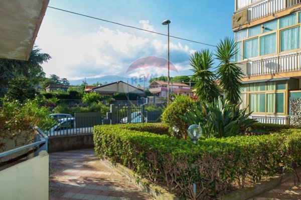 appartamento in vendita ad Aci Sant'Antonio