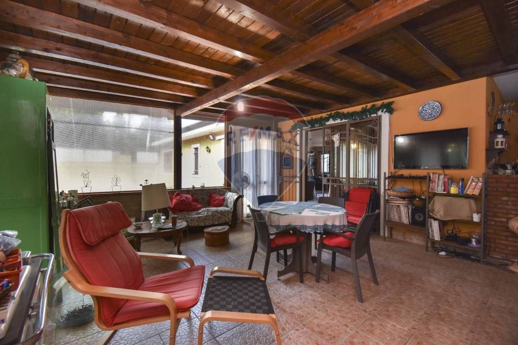 casa indipendente in vendita ad Aci Sant'Antonio in zona Lavinaio
