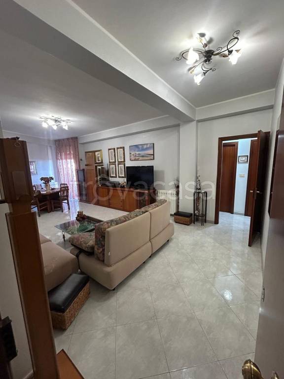 appartamento in vendita ad Aci Sant'Antonio