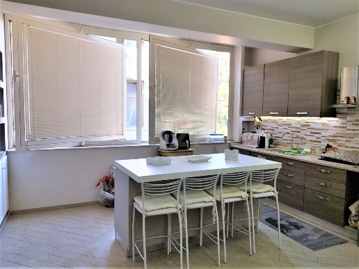 appartamento in vendita ad Aci Sant'Antonio