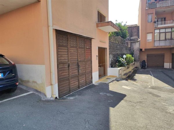 appartamento in vendita ad Aci Sant'Antonio