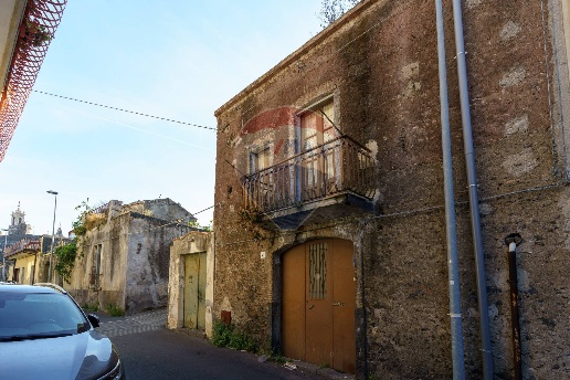 casa indipendente in vendita ad Aci Sant'Antonio