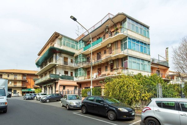 appartamento in vendita ad Aci Sant'Antonio