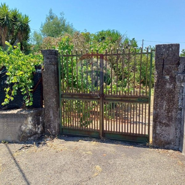 terreno agricolo in vendita ad Aci Sant'Antonio