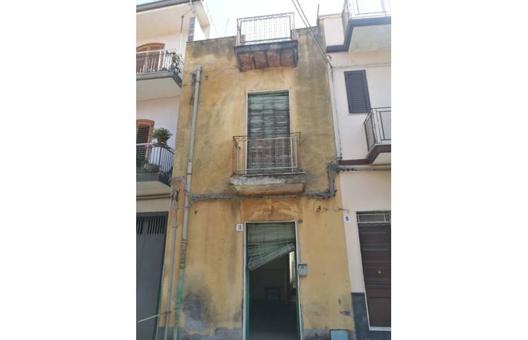 casa indipendente in vendita ad Aci Sant'Antonio