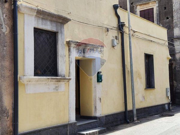 casa indipendente in vendita ad Aci Sant'Antonio