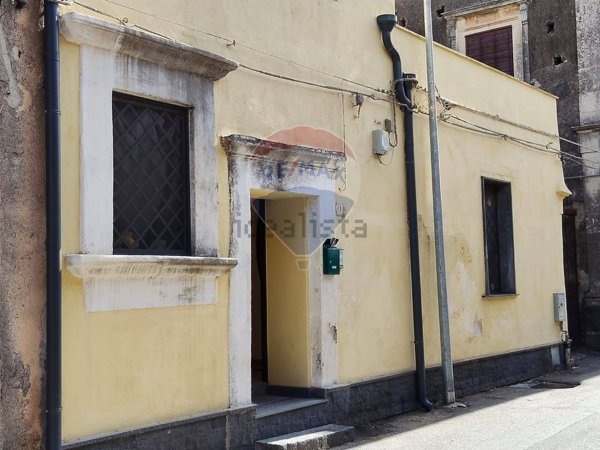 casa indipendente in vendita ad Aci Sant'Antonio