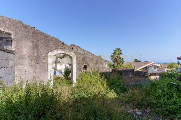 casale in vendita ad Aci Sant'Antonio