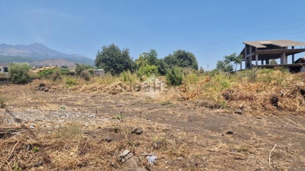 casa indipendente in vendita ad Aci Sant'Antonio in zona Lavinaio