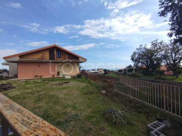 casa indipendente in vendita ad Aci Sant'Antonio