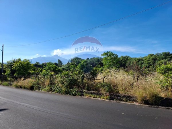 casa indipendente in vendita ad Aci Sant'Antonio