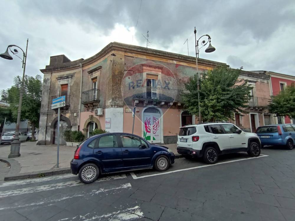 casa indipendente in vendita ad Aci Sant'Antonio