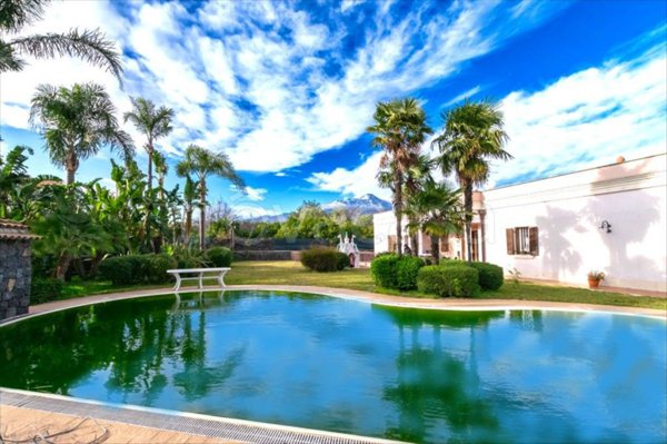 casa indipendente in vendita ad Aci Sant'Antonio