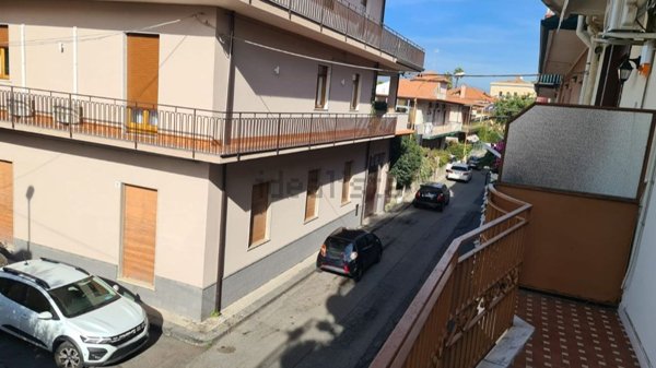 appartamento in vendita ad Aci Sant'Antonio
