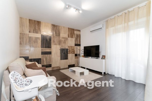 appartamento in vendita ad Aci Sant'Antonio