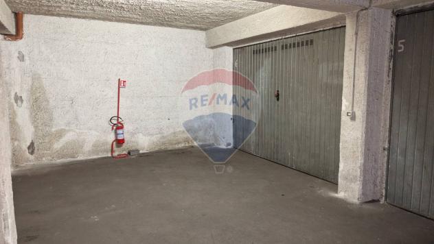 locale di sgombero in vendita ad Aci Sant'Antonio