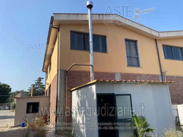 negozio in vendita ad Aci Sant'Antonio