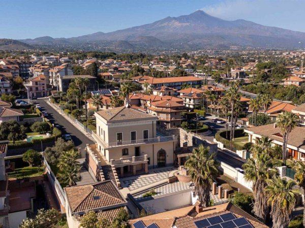 casa indipendente in vendita ad Aci Sant'Antonio
