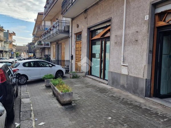 negozio in vendita ad Aci Sant'Antonio