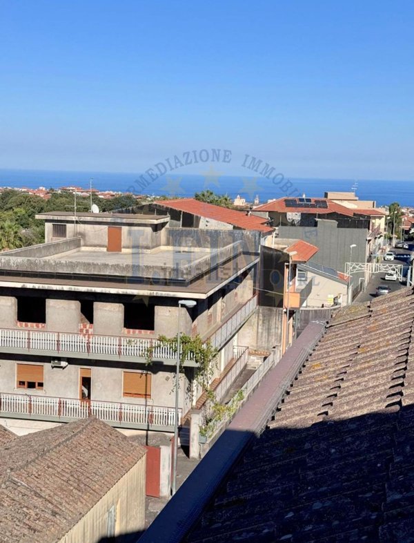 appartamento in vendita ad Aci Sant'Antonio