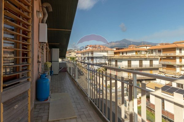 appartamento in vendita ad Aci Sant'Antonio
