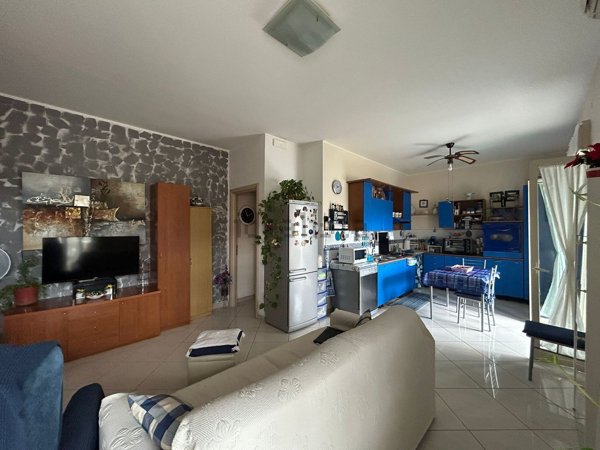 appartamento in vendita ad Aci Sant'Antonio