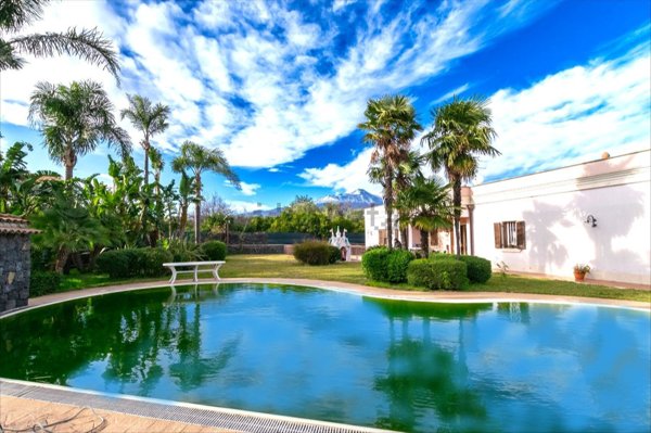 casa indipendente in vendita ad Aci Sant'Antonio