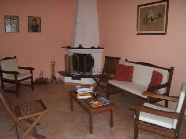 esavano in vendita ad Aci Sant'Antonio