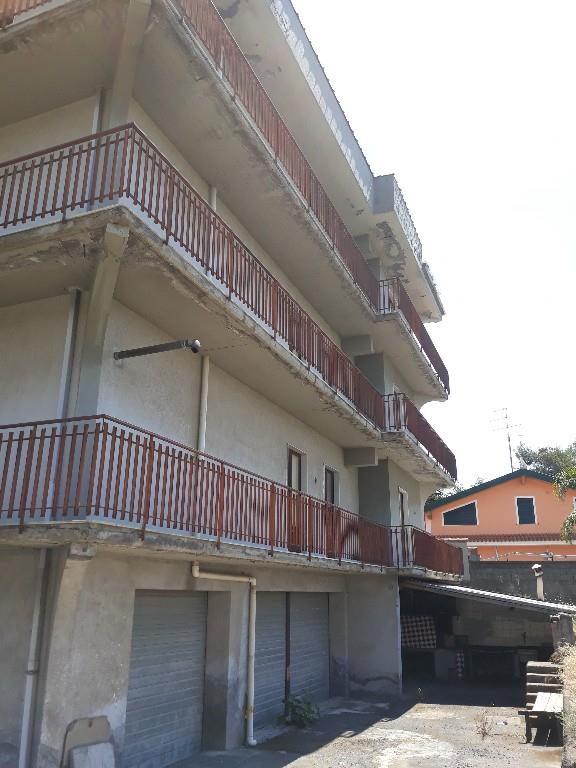 casa indipendente in vendita ad Aci Sant'Antonio