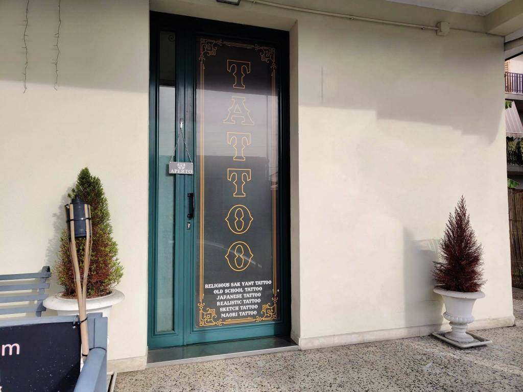 negozio in vendita ad Aci Sant'Antonio