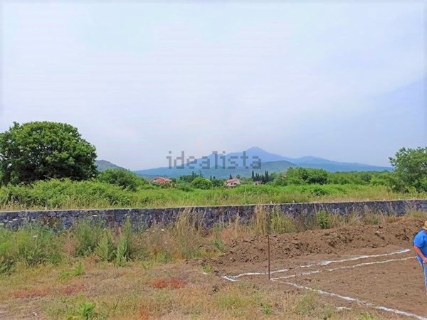 casa indipendente in vendita ad Aci Sant'Antonio in zona Lavinaio