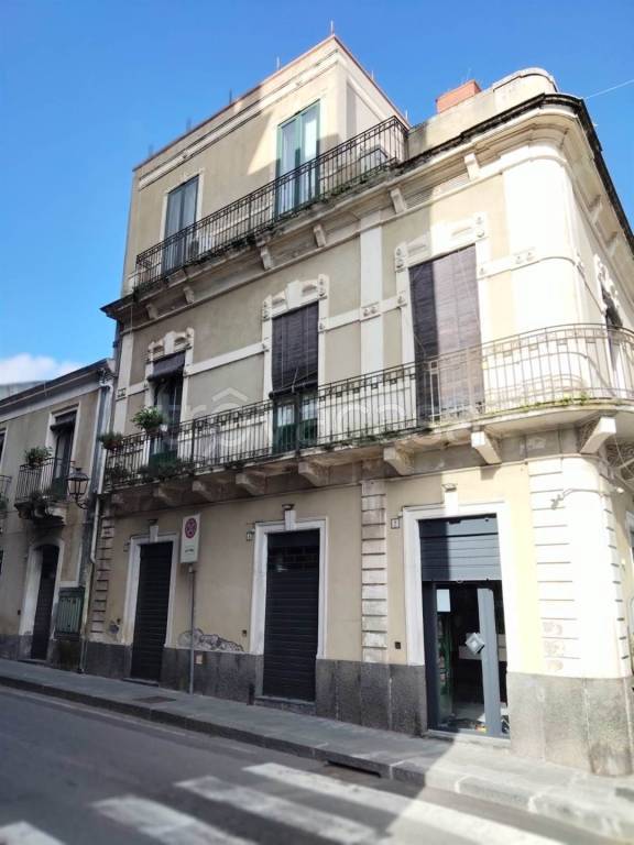 appartamento in vendita ad Aci Sant'Antonio