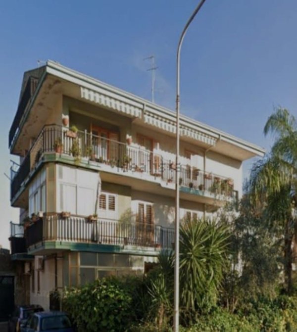 appartamento in vendita ad Aci Sant'Antonio