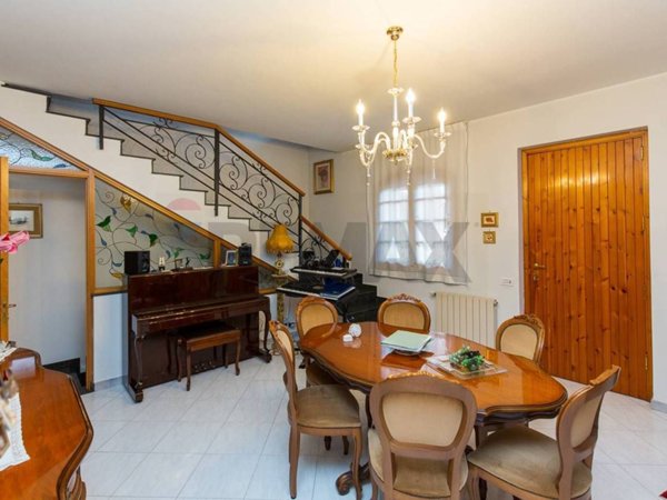 casa indipendente in vendita ad Aci Sant'Antonio