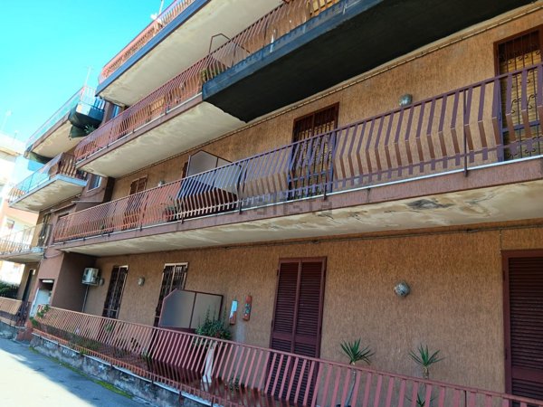 appartamento in vendita ad Aci Sant'Antonio