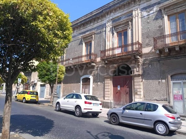 appartamento in vendita ad Aci Sant'Antonio